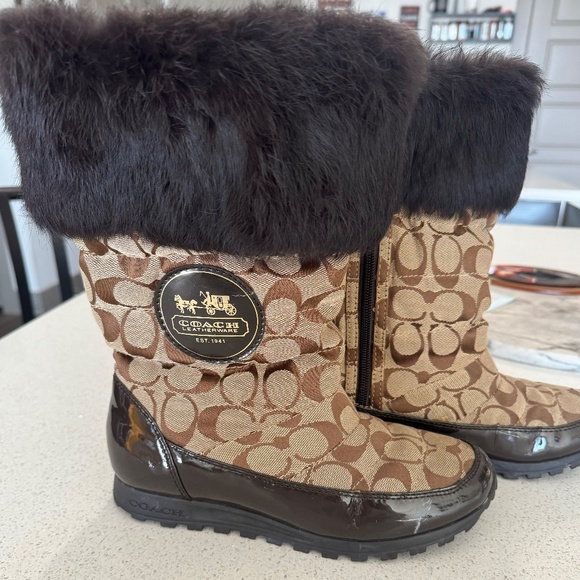 Coach Joyous boots. Brown CC print boots with fur trim. - Picture 4 of 4